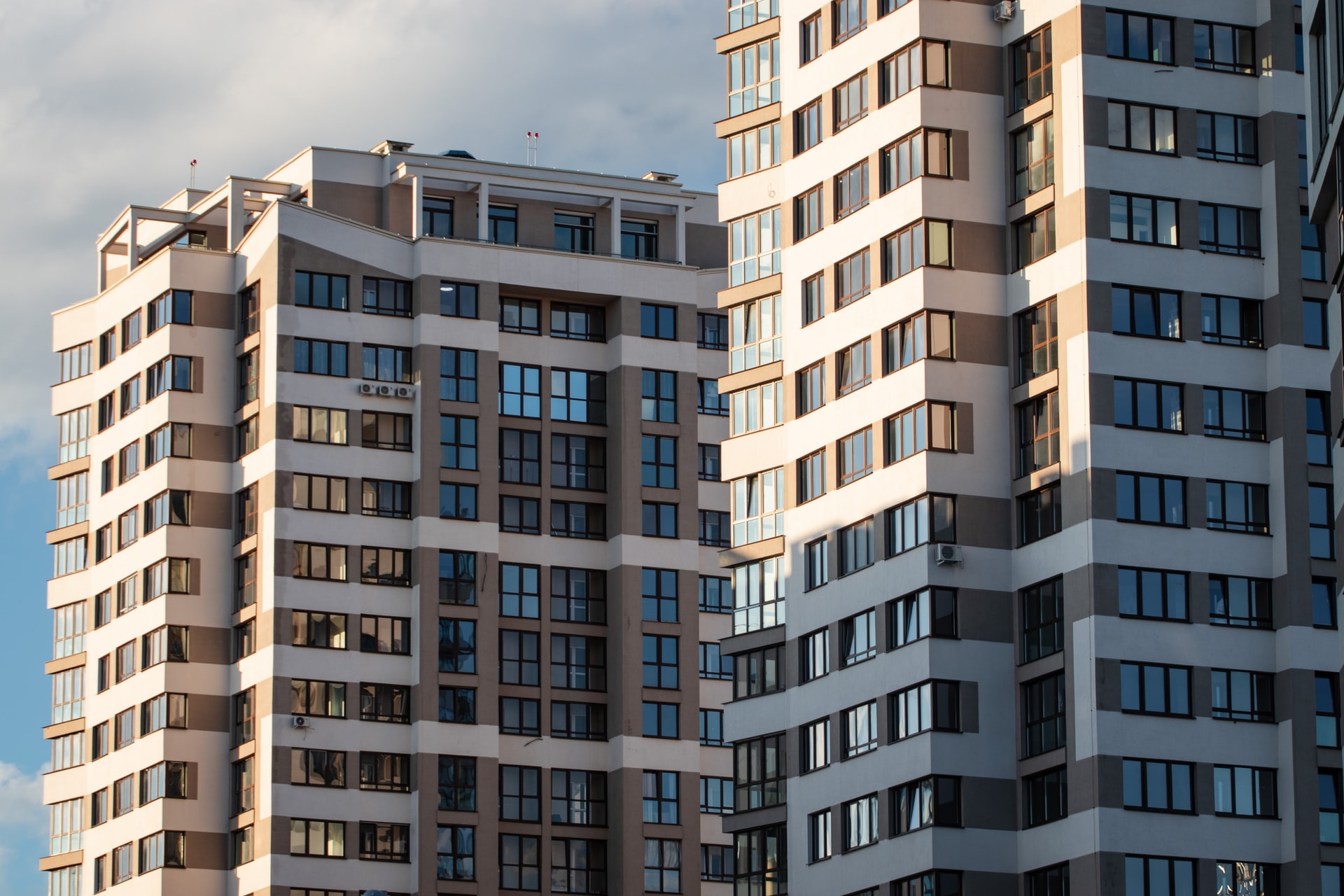 A pair of appartment buildings