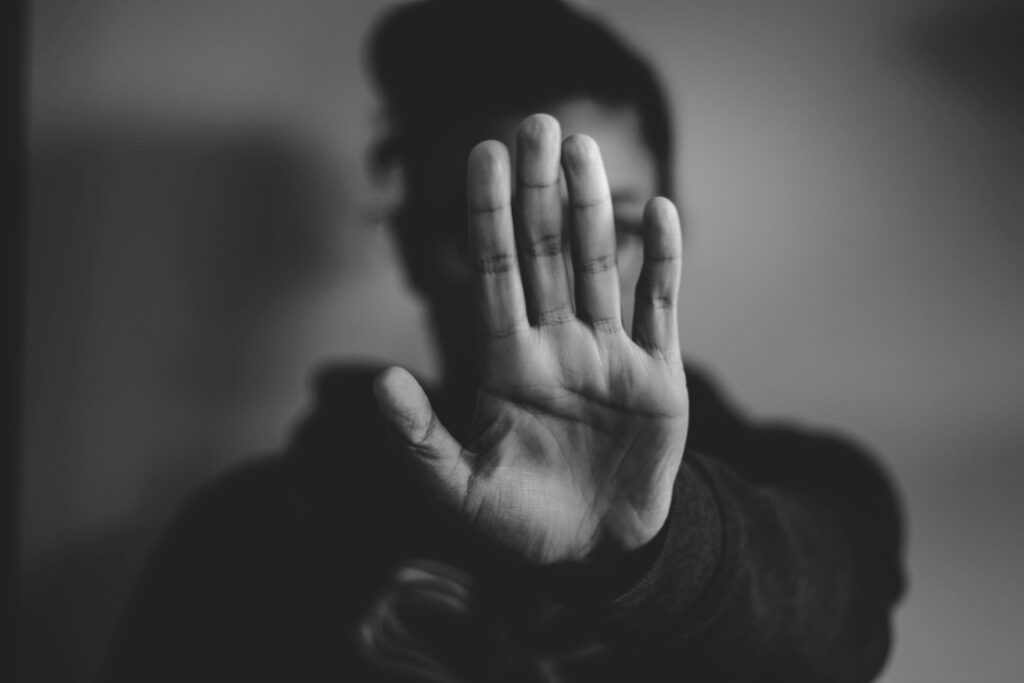 close-up photography of persons hand
