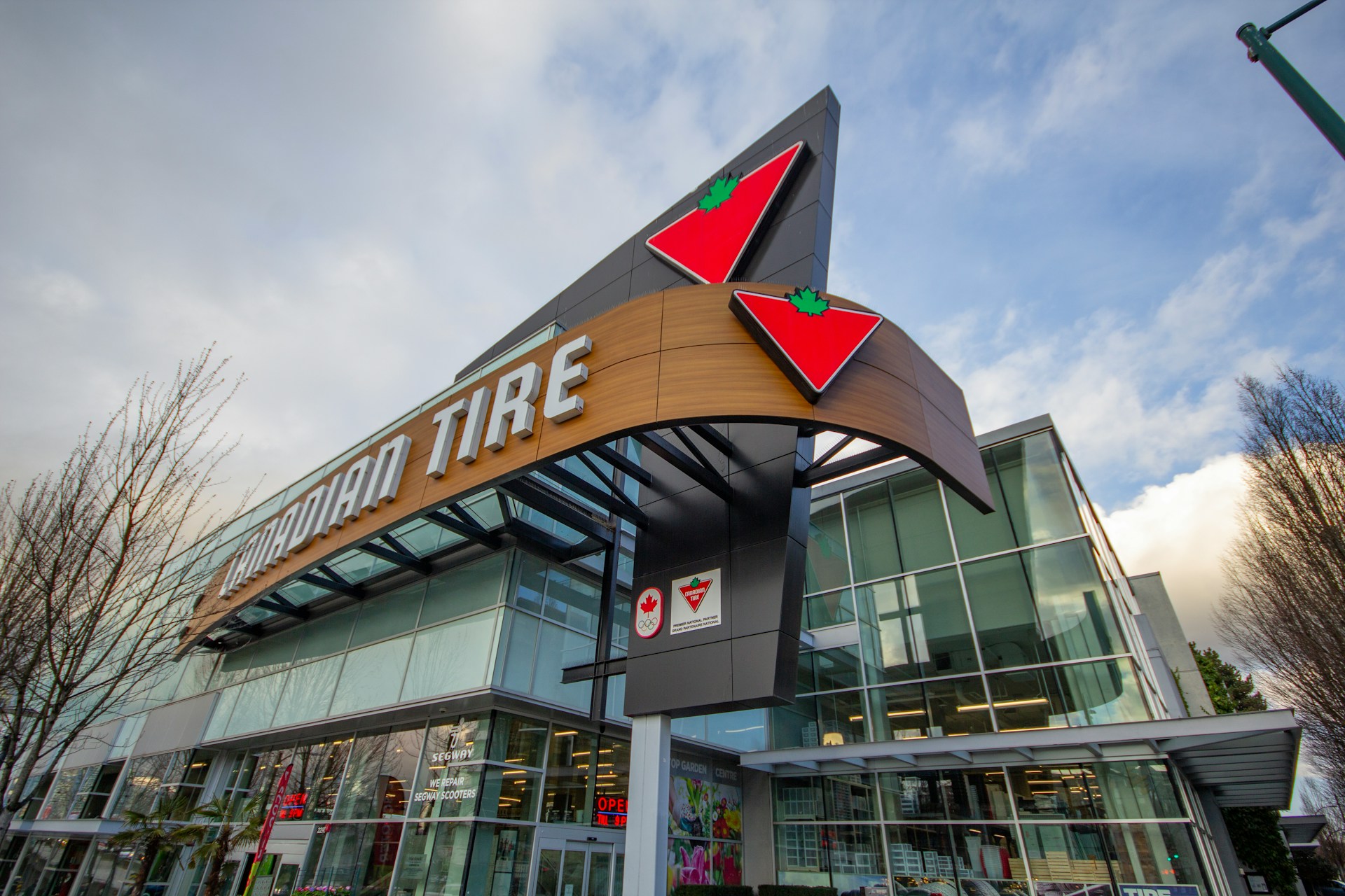 Close-up of a Canadian Tire store fascade, representing the civil fraud case of Canadian Tire Corporation, Limited v. Eaton Equipment Ltd. and Norwich orders in appeals
